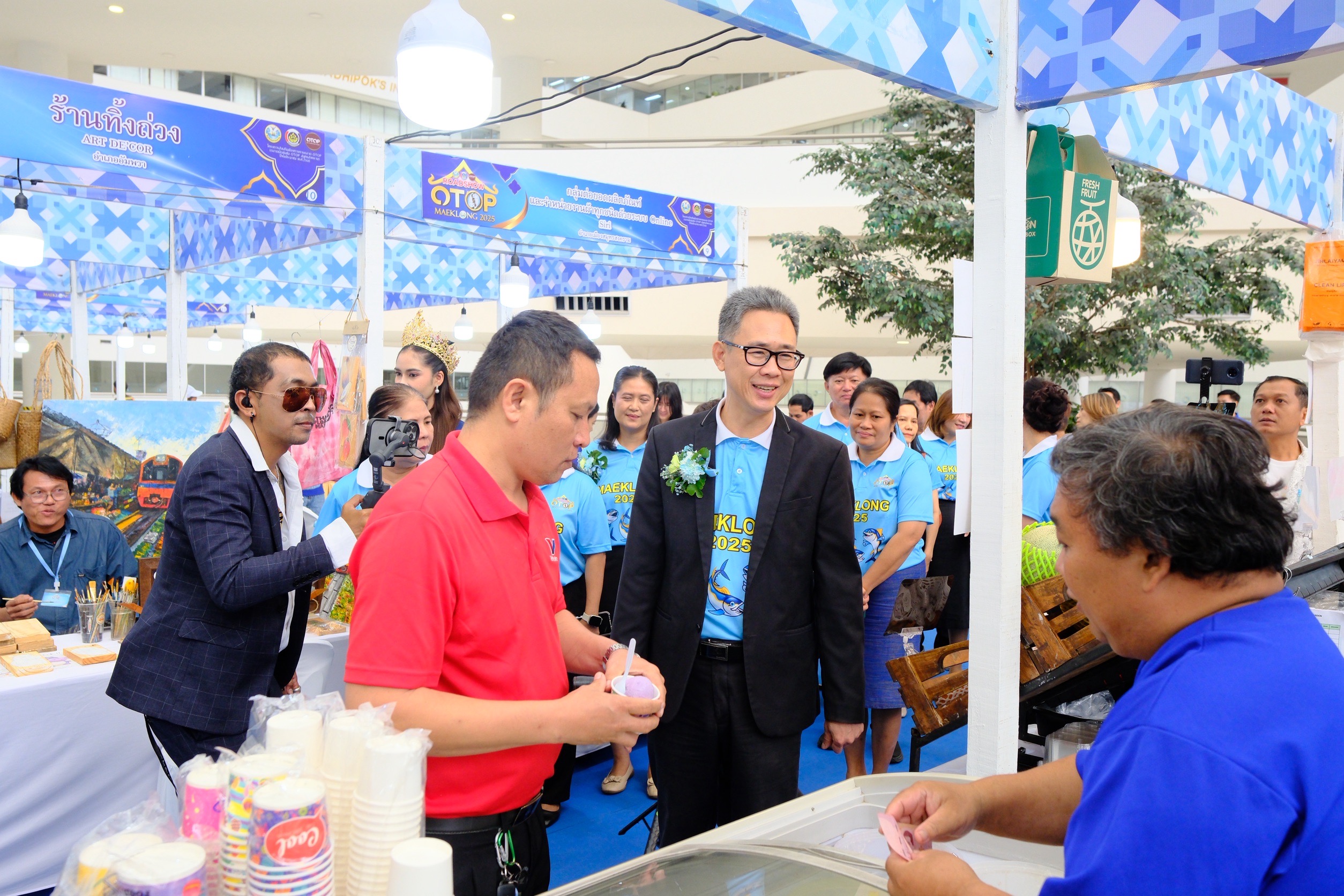 Roadshow OTOP Maeklong 2025 ยกขบวนสินค้า OTOP ชั้นนำจังหวัดสมุทรสงคราม ยกระดับเศรษฐกิจฐานรากให้มั่นคง
