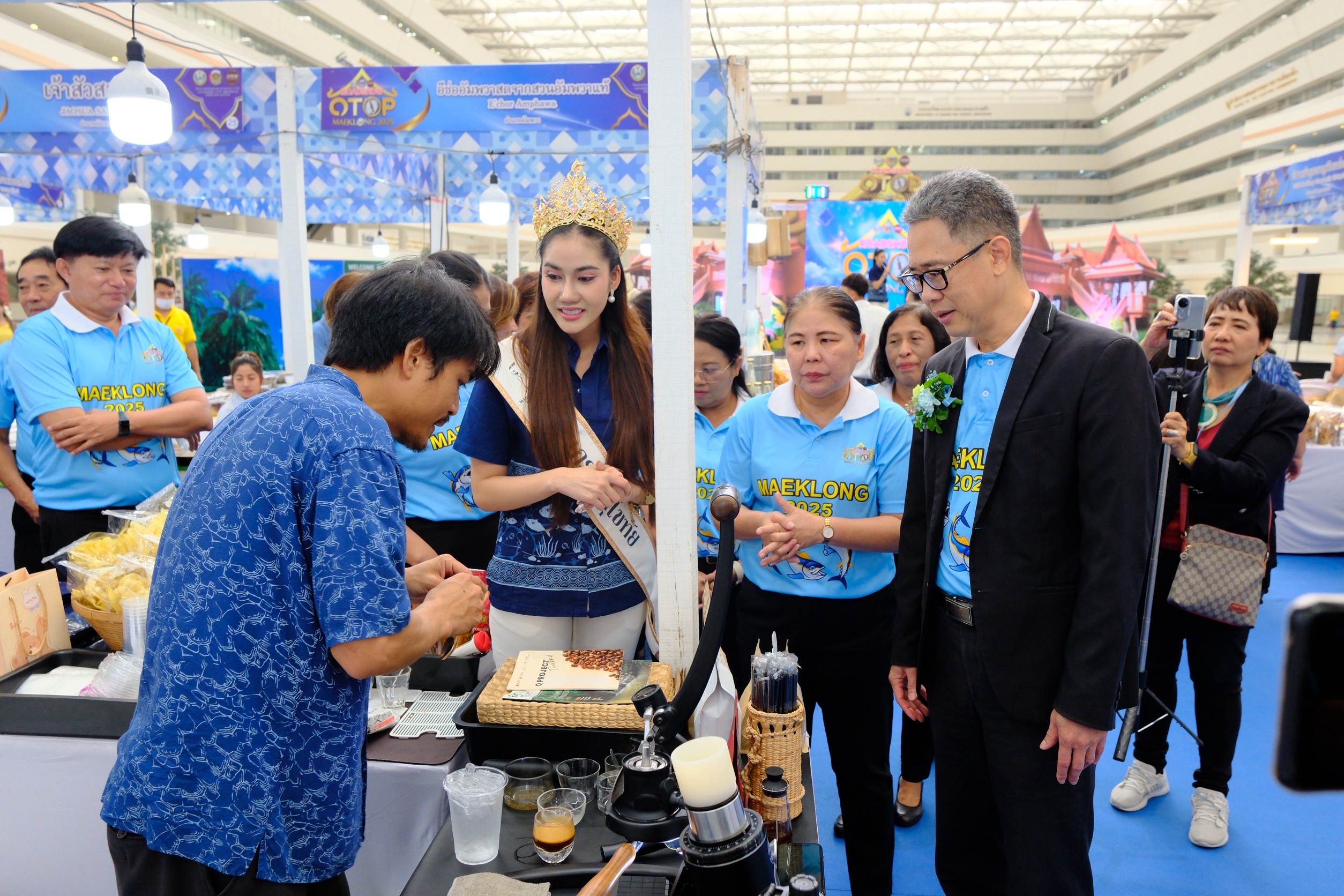 Roadshow OTOP Maeklong 2025 ยกขบวนสินค้า OTOP ชั้นนำจังหวัดสมุทรสงคราม ยกระดับเศรษฐกิจฐานรากให้มั่นคง