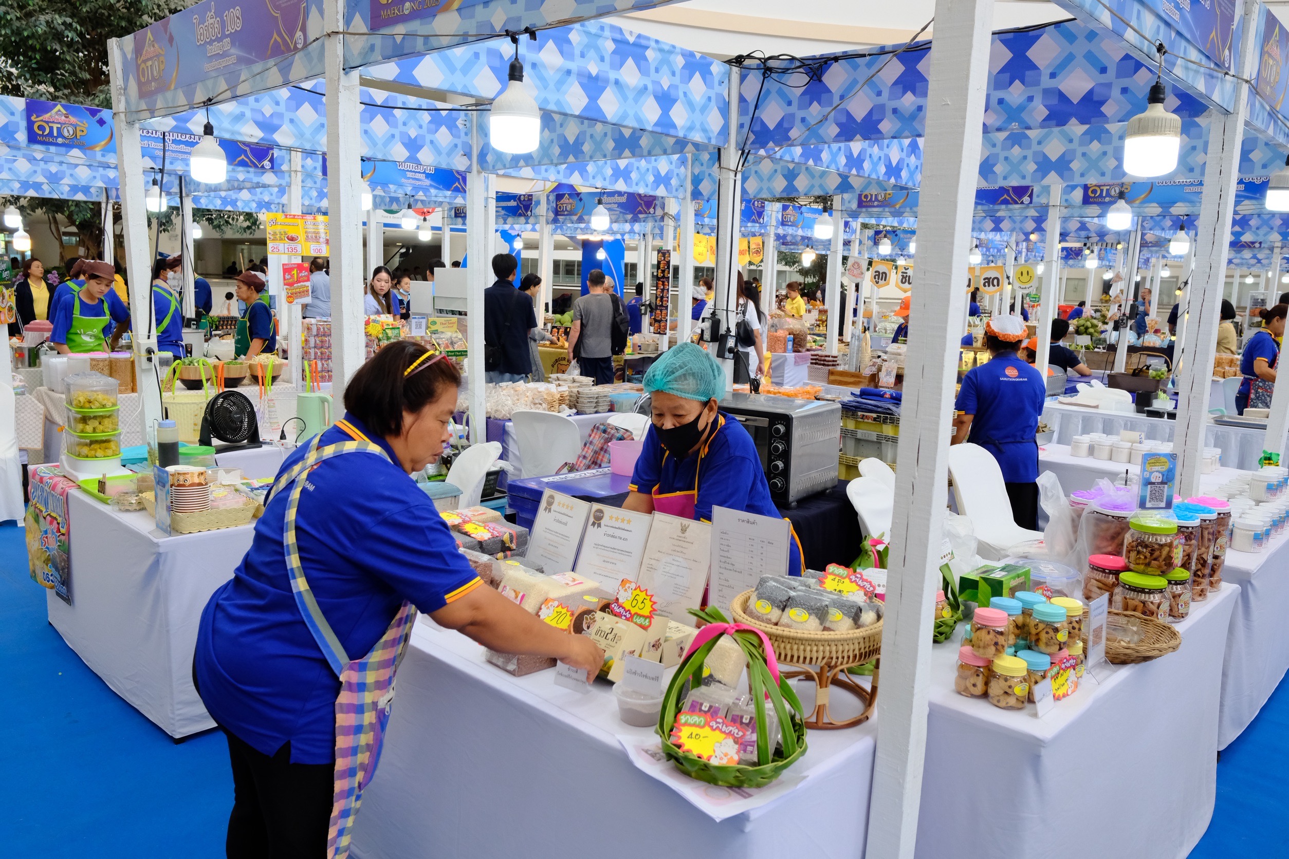 Roadshow OTOP Maeklong 2025 ยกขบวนสินค้า OTOP ชั้นนำจังหวัดสมุทรสงคราม ยกระดับเศรษฐกิจฐานรากให้มั่นคง