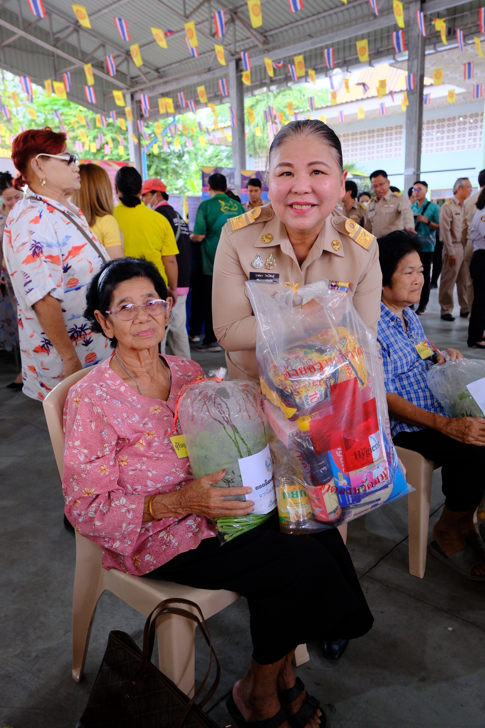 พช.สมุทรสงคราม ร่วมโครงการเสริมสร้างความจงรักภักดีต่อสถาบัน บำบัดทุกข์ บำรุงสุข สร้างรอยยิ้มให้ประชาชน ประจำปีงบประมาณ พ.ศ. 2568 และหน่วยบริการจังหวัดสมุทรสงครามเคลื่อนที่ “บำบัดทุกข์ บำรุงสุข สร้างรอยยิ้มให้ประชาชน”