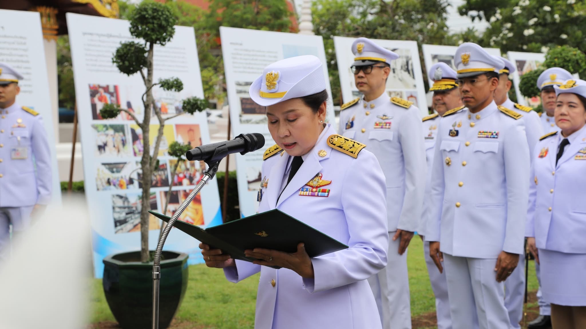 พช.สมุทรสงคราม ร่วมพิธีวางพวงมาลาถวายราชสักการะ พิธีบำเพ็ญกุศลทักษิณานุปทาน อุทิศถวายพระราชกุศลเนื่องในอภิลักขิตสมัย วันคล้ายวันสวรรคตพระบาทสมเด็จพระพุทธเลิศหล้านภาลัย รัชกาลที่ 2 ปีที่ 201 และพิธีทอดผ้าป่า ถวายพระราชกุศล เพื่อสมทบทุนในการบูรณปฏิสังขรณ์โบราณสถาน วัดอัมพวันเจติยาราม (พระปรางค์ พระพุทธรูป พระพุทธไสยาสน์ พระวิหารคด พระที่นั่งทรงธรรม และภูมิทัศน์)